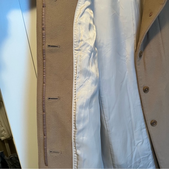 Aritzia Cocoon Coat - Picture 10 of 12